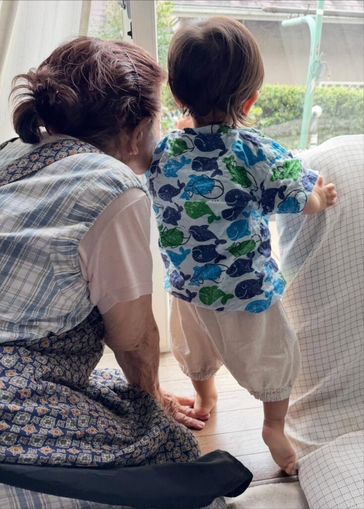 息子さんとおばあちゃん（@haru_room2727さんより提供）