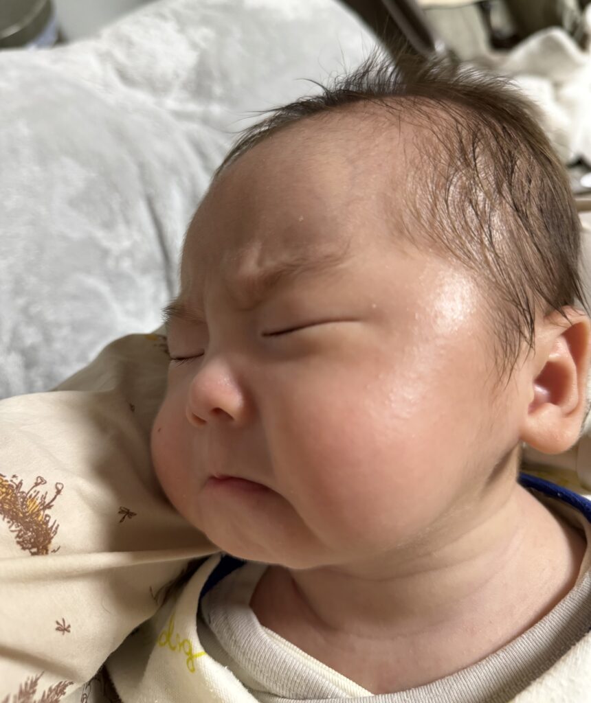 泣きそうな様子（＠dybeullophhgさんより提供）