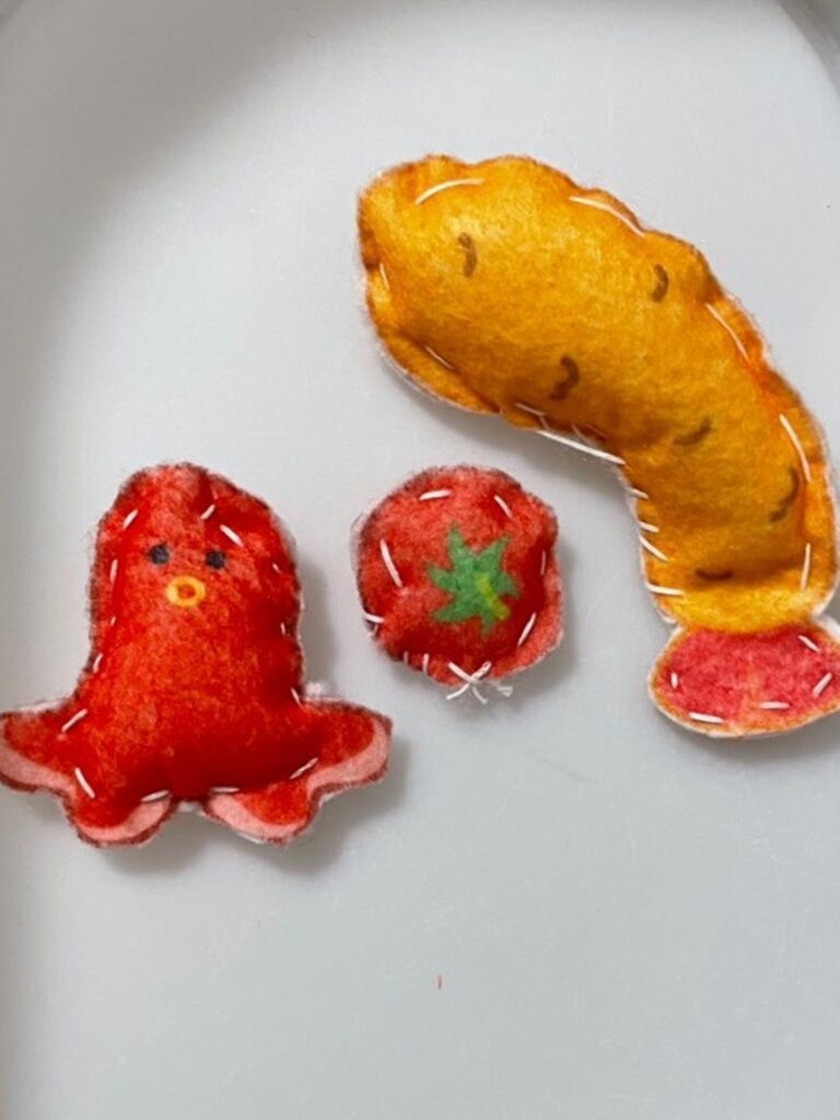 手作りキットでお裁縫にも挑戦！（＠nurse_relaxroomさんより提供）