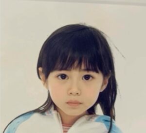 2003年に撮られたぱっちりおめめの女の子の写真　→21年後の現在の姿に「本物の可愛さ」「惚れてまう」