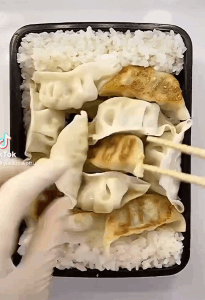 【実際の写真7枚】　完成したお弁当