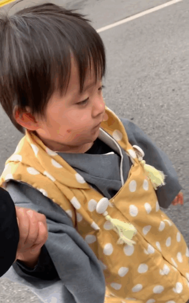 2歳のイヤイヤ期（@1.and.triple_mamさんより提供）