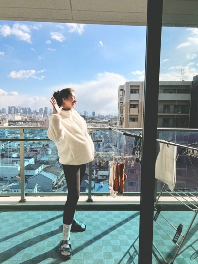 ママさんのお腹は大きくふくらんでいました（＠triplets.heroさんより提供）