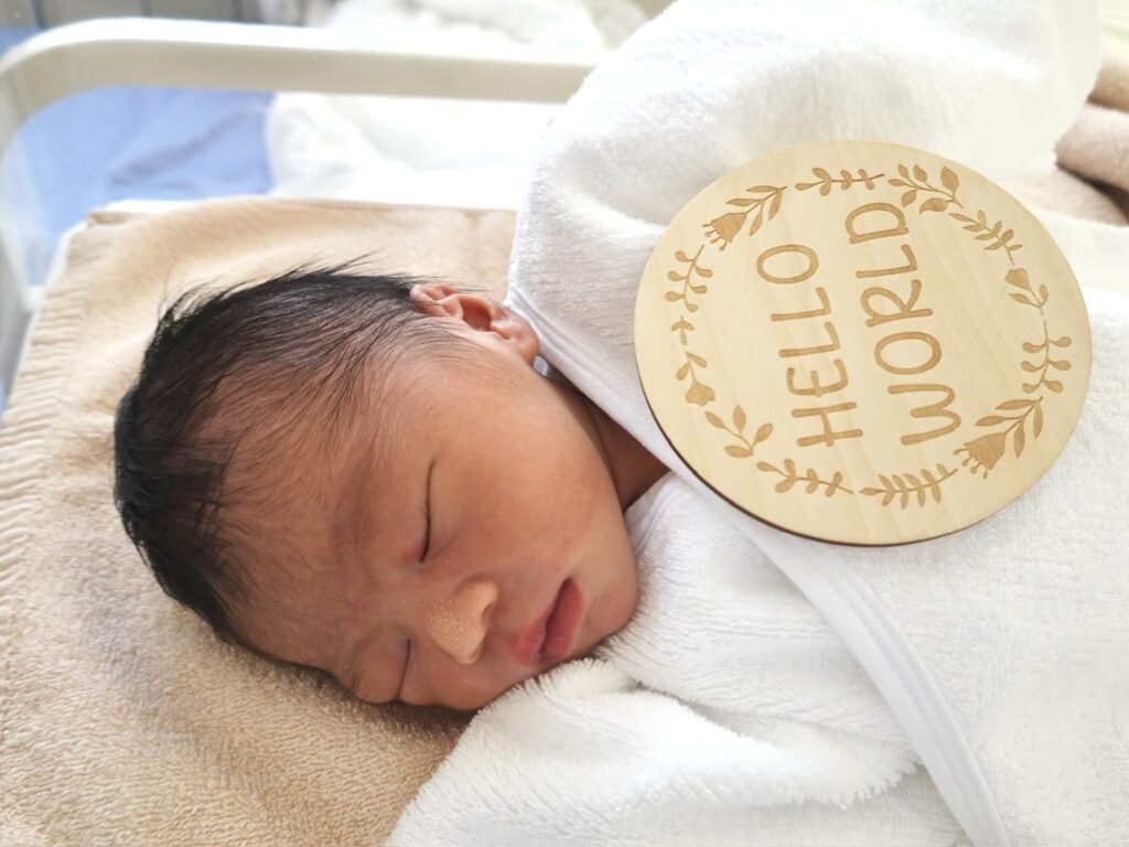 スヤスヤと眠る次男くん（@nureokakipippiさんより提供）