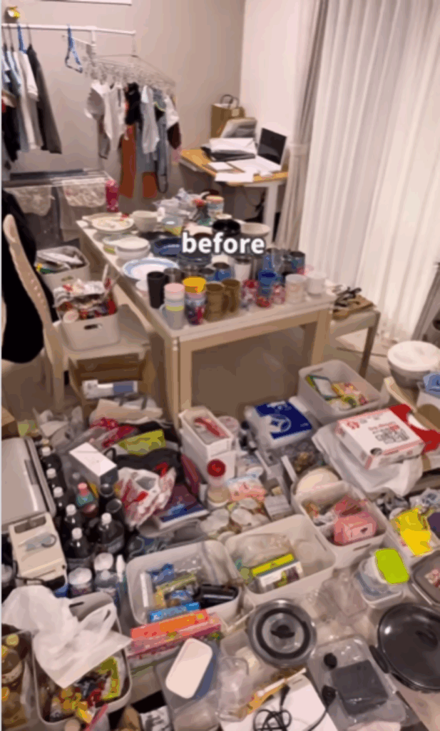 全出しされた大量の品々（@kuriko_kurashiさんより提供）