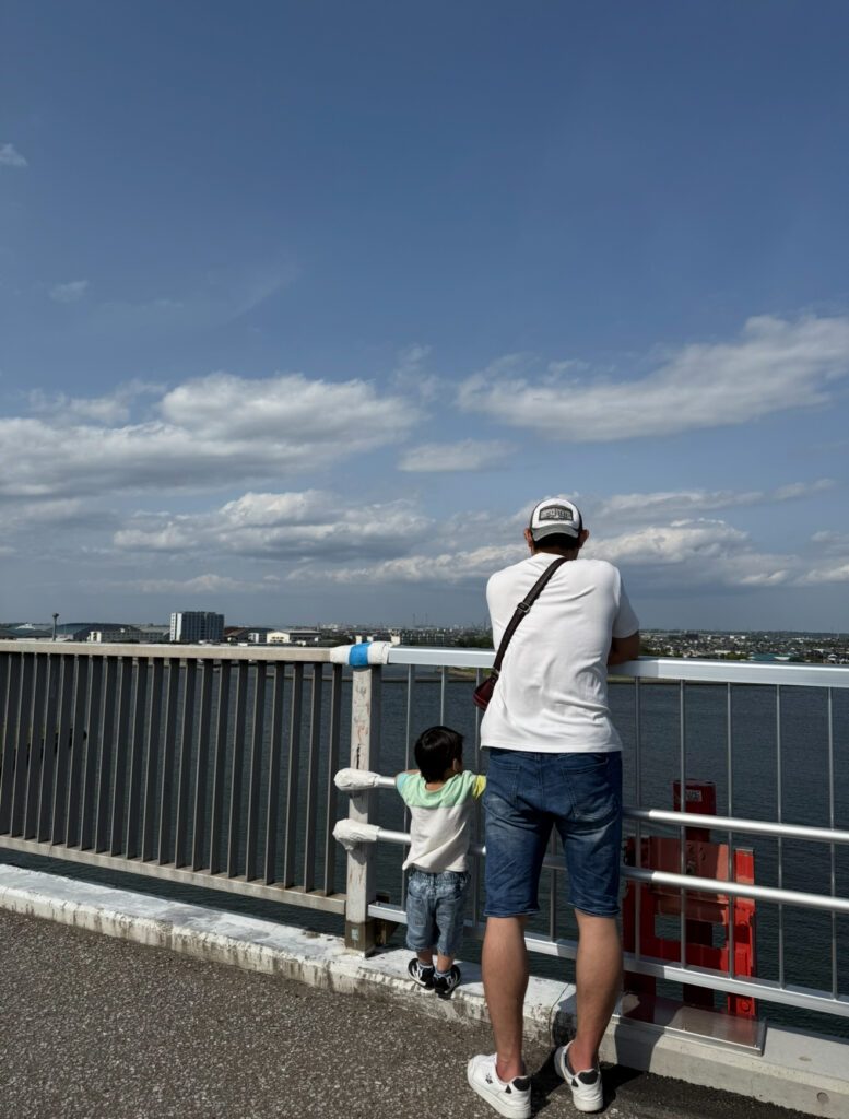 息子さんとパパさんの写真①（@poncotsun33さんより提供）