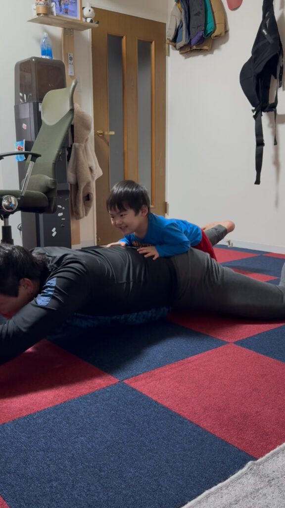 息子さんとパパさんの写真③（@poncotsun33さんより提供）