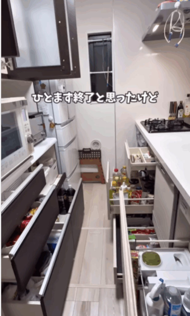 再収納後のキッチンの様子（@kuriko_kurashiさんより提供）