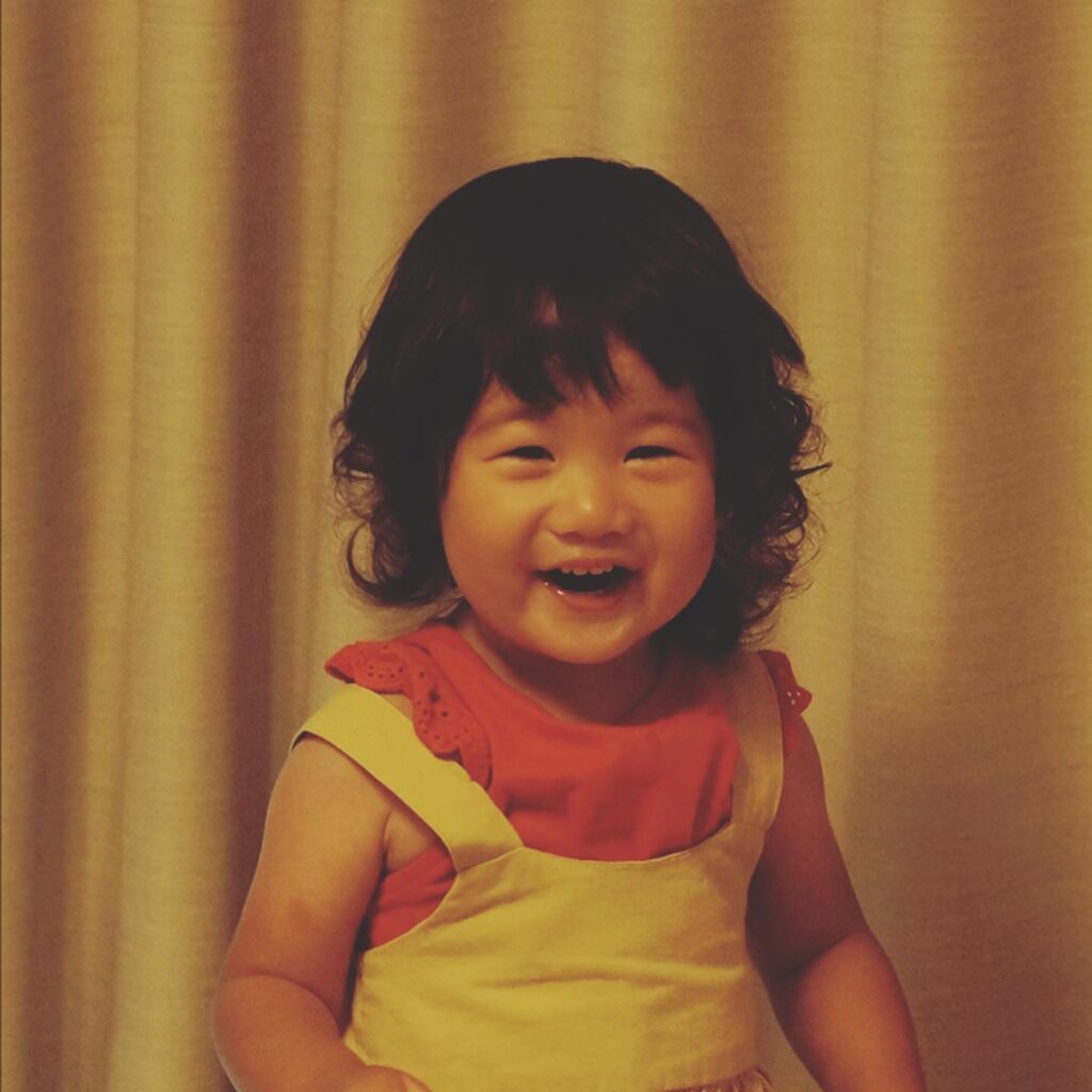 パパさんの幼少期とそっくりな長女さん（＠kosukerさんより提供）