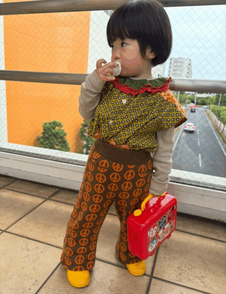 柄オン柄のハイセンスなコーディネート！（@amn_nashさんより提供）