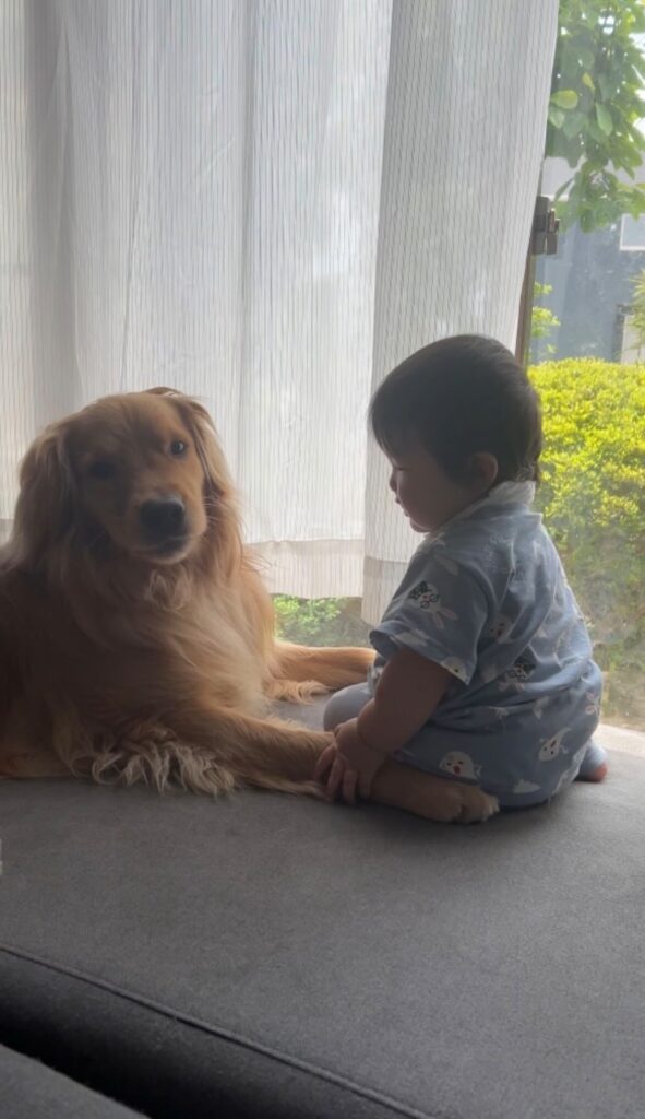 息子さんとピノくん（@pino_abema2さんより提供）