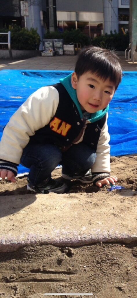 幼い頃の息子さん①（＠ayuchan3.3さんより提供）