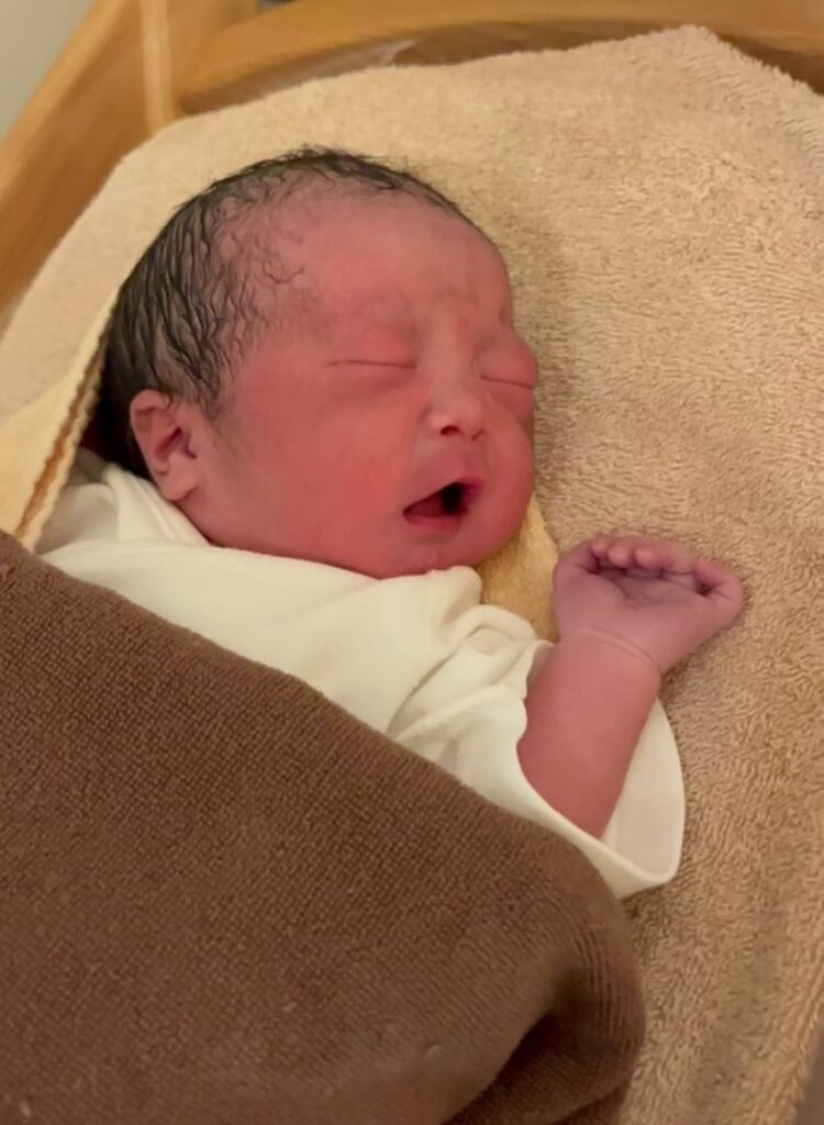 生まれた頃の様子②（＠suuuua_917さんより提供）