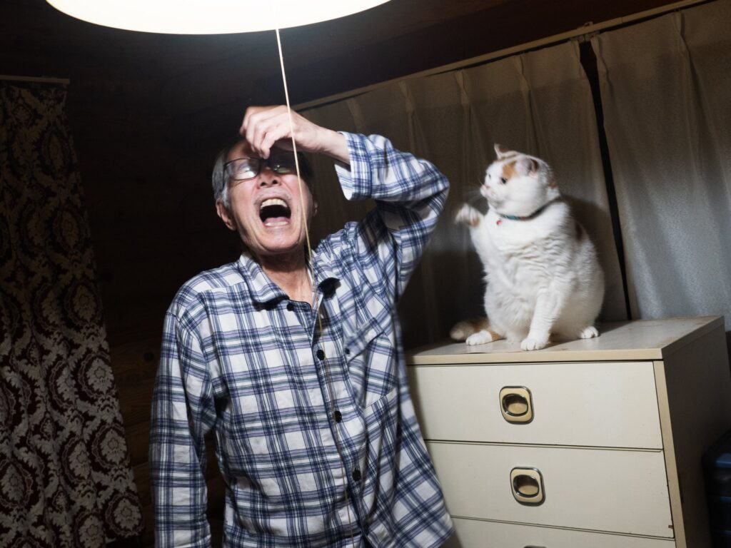 猫パンチを受けて…（＠marco74444さんより提供）