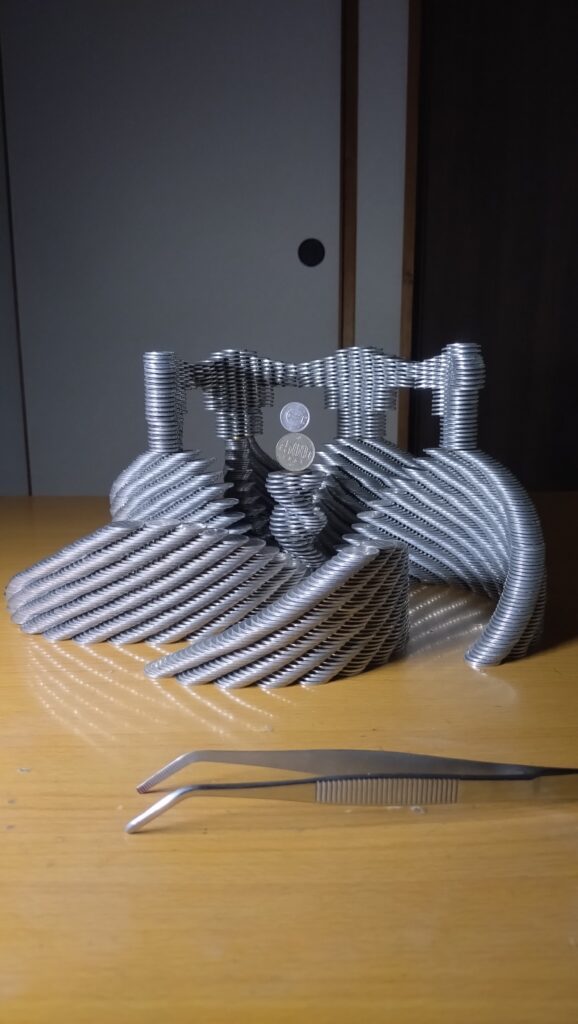 2025年に作ったコインタワー（@thumb_taniさんより提供）