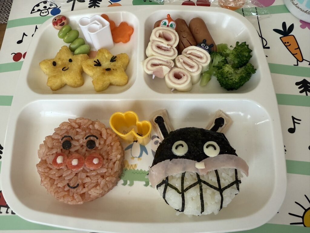 お義母さん特製のキャラクタープレート（＠Do5Ewさんより提供）