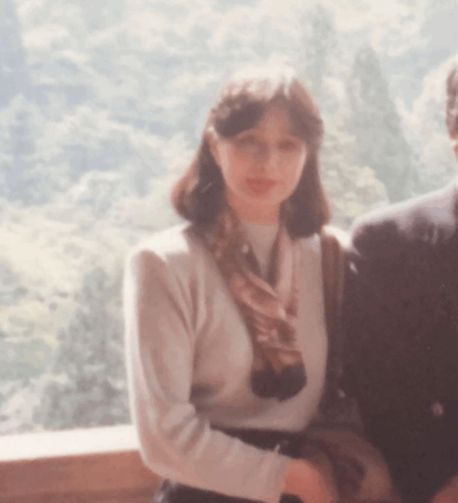 お母さんの若い頃②（＠ryoarataさんより提供）