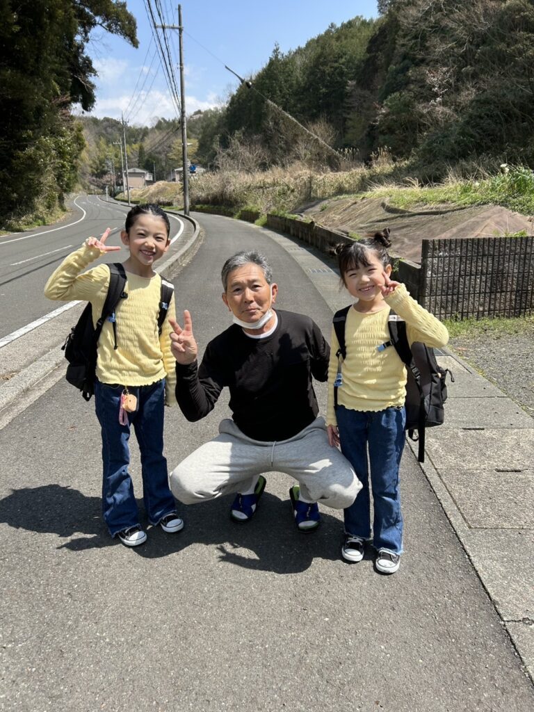 おじいちゃんと過ごす様子①（＠sara7koa2さんより提供）