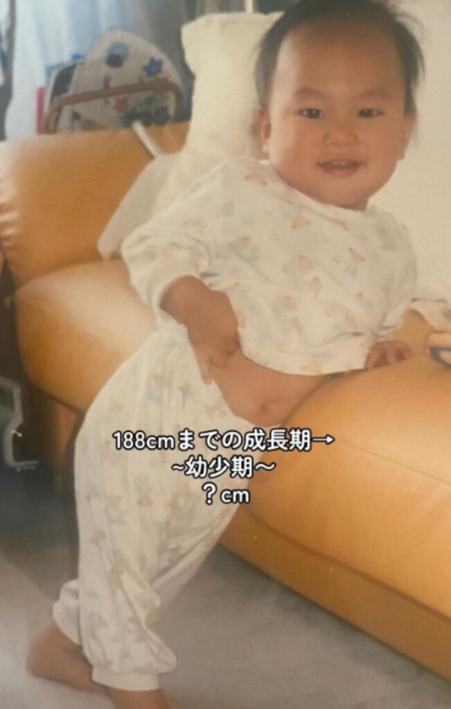 幼い頃（＠jokouuu47さんより提供）