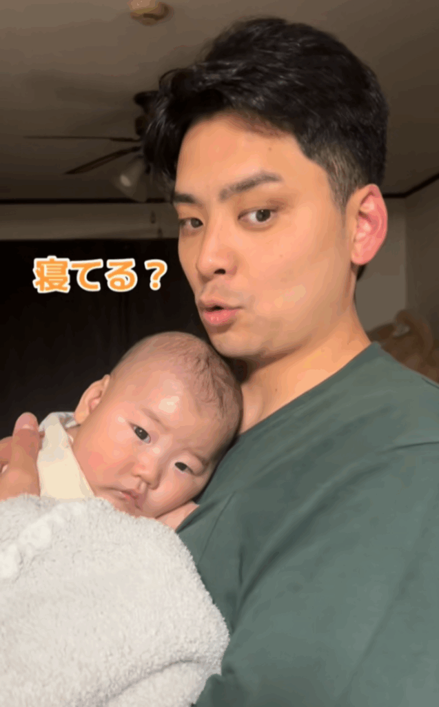 寝かしつけに成功！？（@tamuyuuさんより提供）