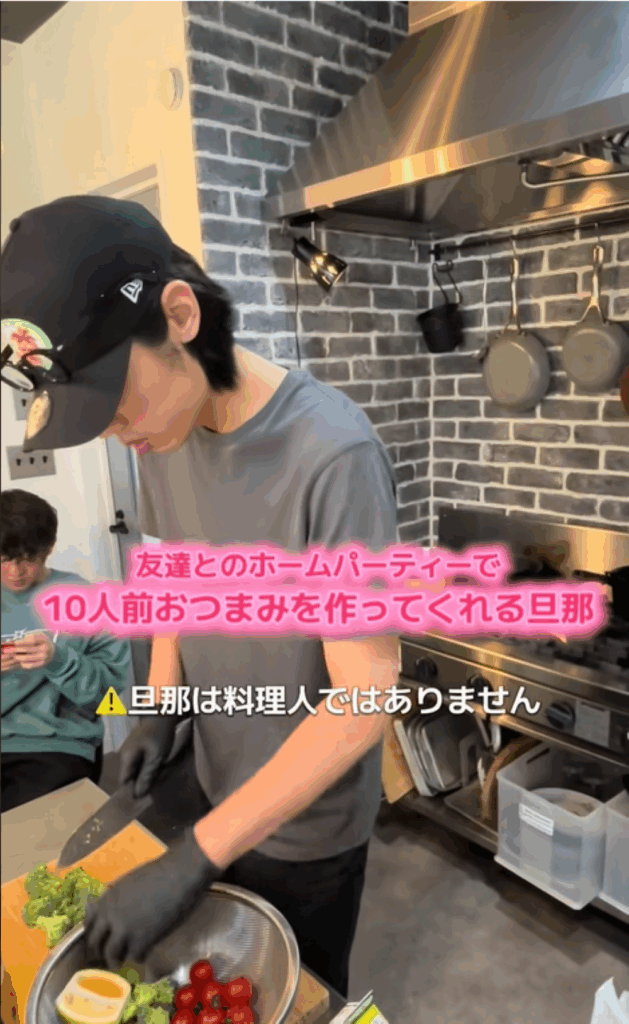 おつまみを作る旦那さん（@dekidan_nichijoさんより提供）