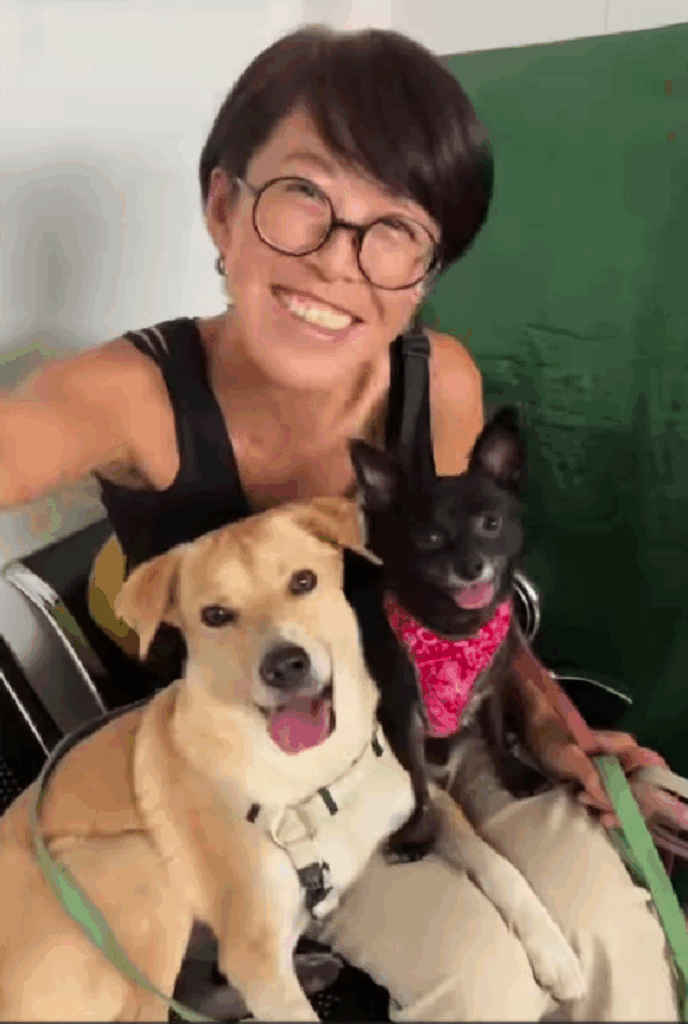 幸せそうに笑う投稿者さん（@pan._.hanaさんより提供）