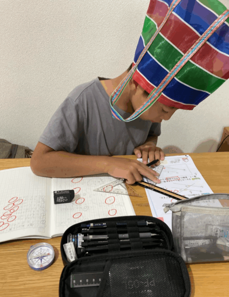 息子さんの学習風景（@yuki_oka525さんより提供）