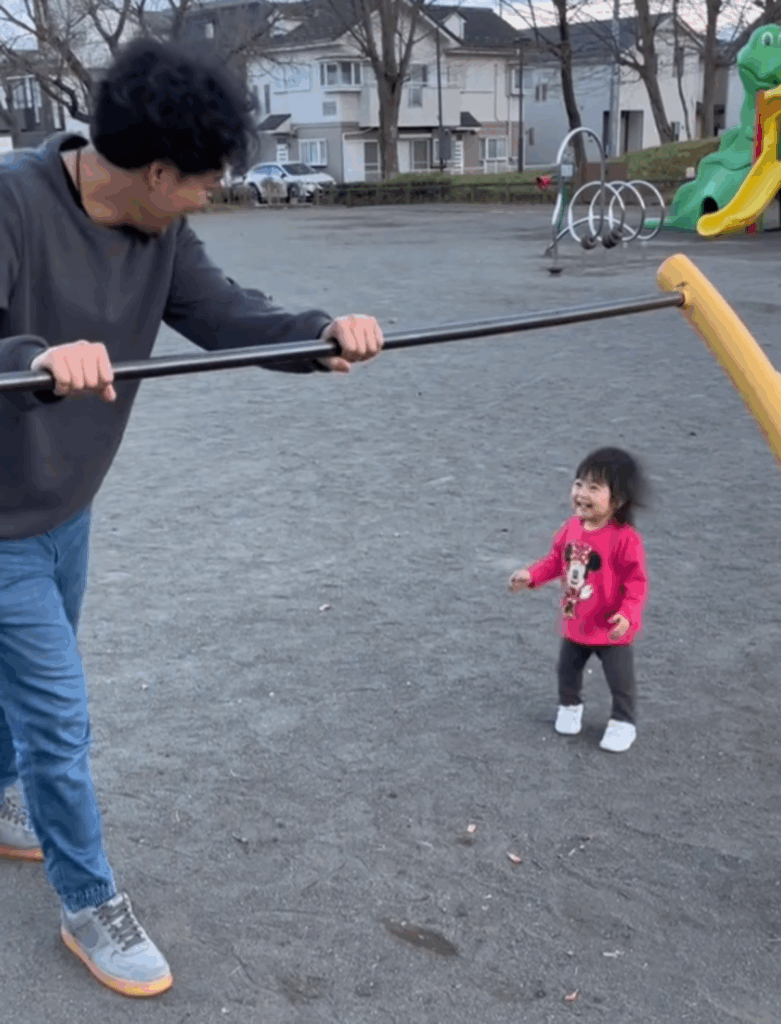 何度もリクエストされてしまうパパさん（@03140122haさんより提供）