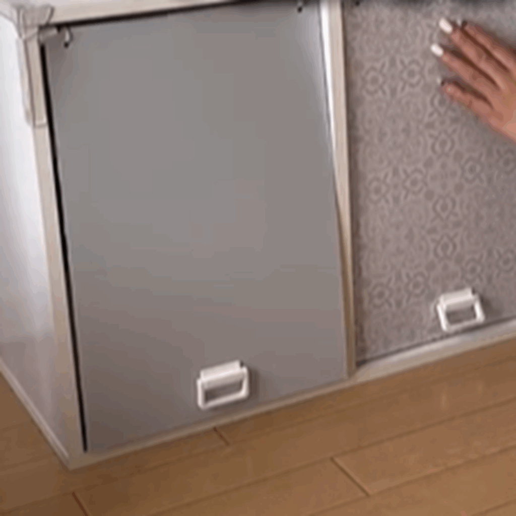 カラーボックスに付けたおしゃれな扉の正体は…（＠emi_noieさんより提供）