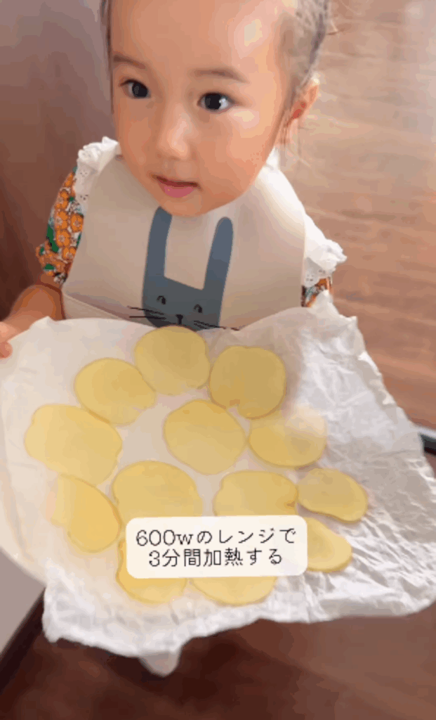 作り方④：レンジでまず3分加熱（＠saki_takada_さんより提供）