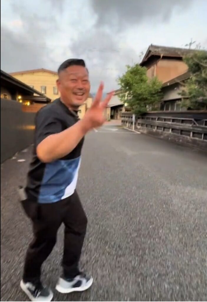 「3人に変更だ」と嬉しそうなパパさん（＠taragi.yomeさんの投稿より）