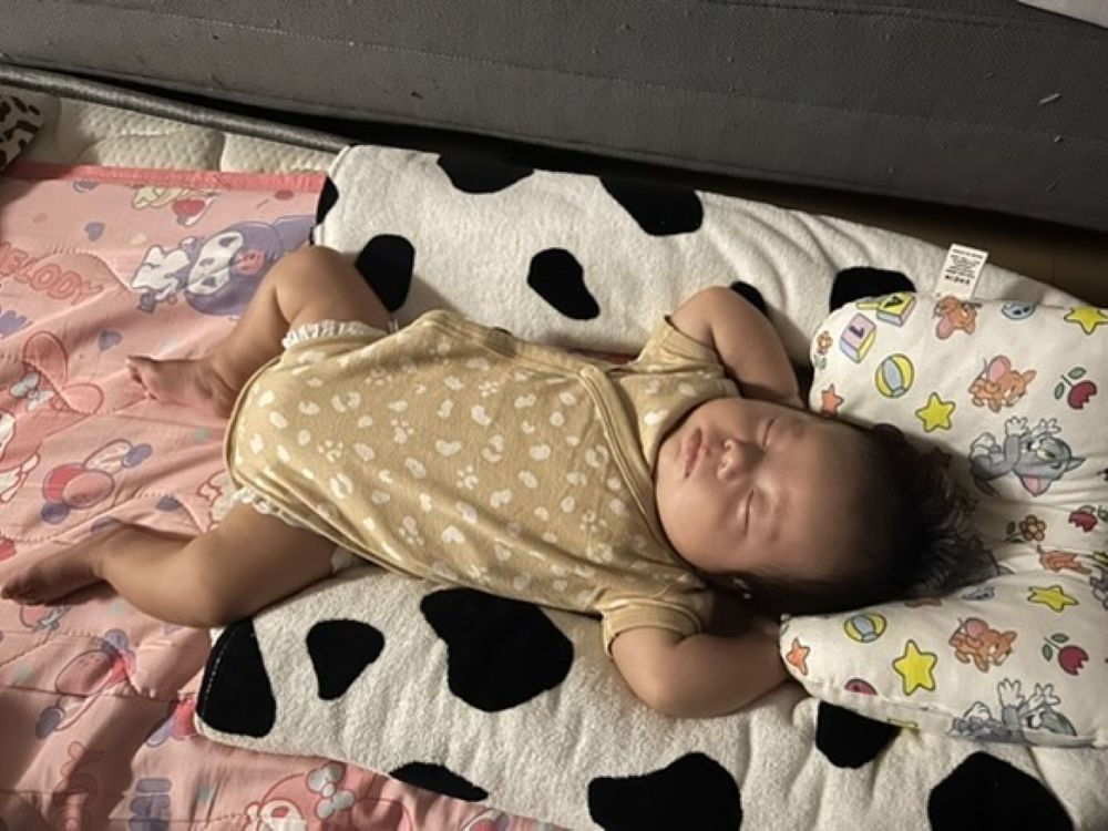 生後1ヶ月の息子さん③（＠ayupai9562さんより提供）