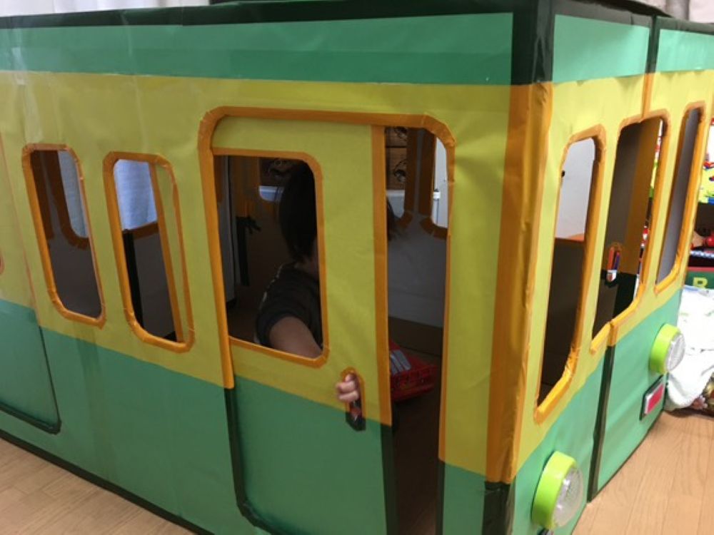 息子さんが遊んでいる様子②（＠shishishishimrさんより提供）