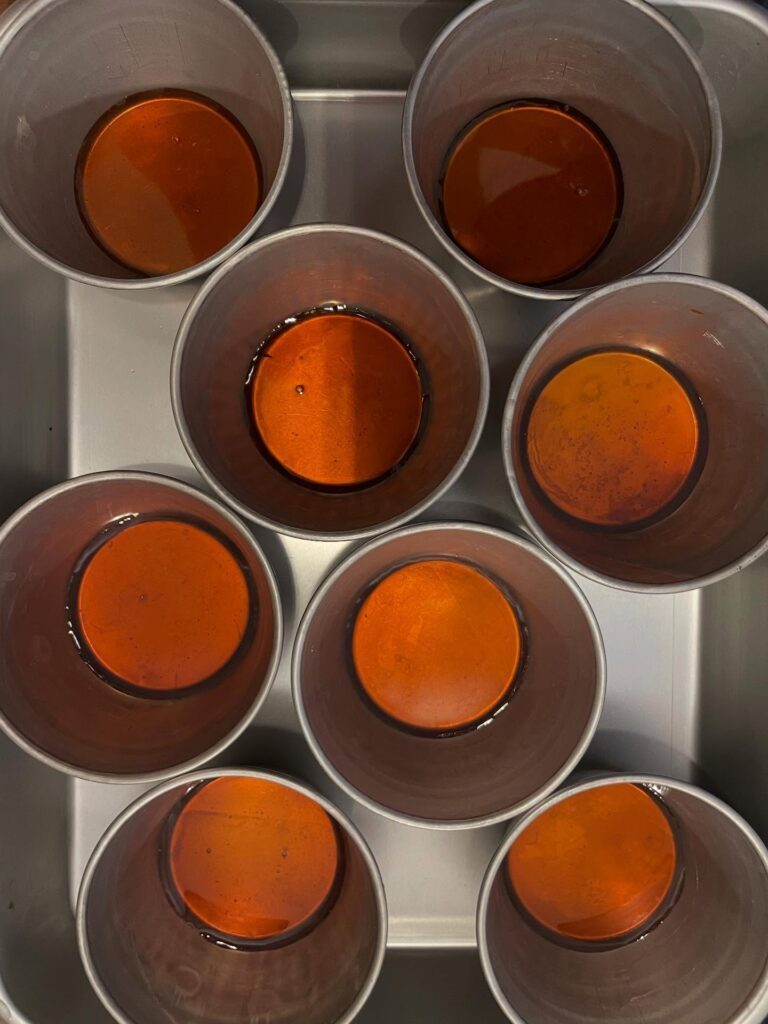 プリンを作る様子（＠tioms.1211さんより提供）