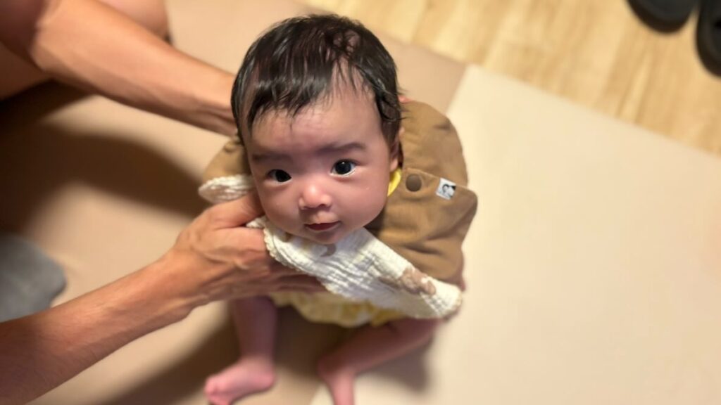 【実際の写真4枚】　赤ちゃんの顔の様子