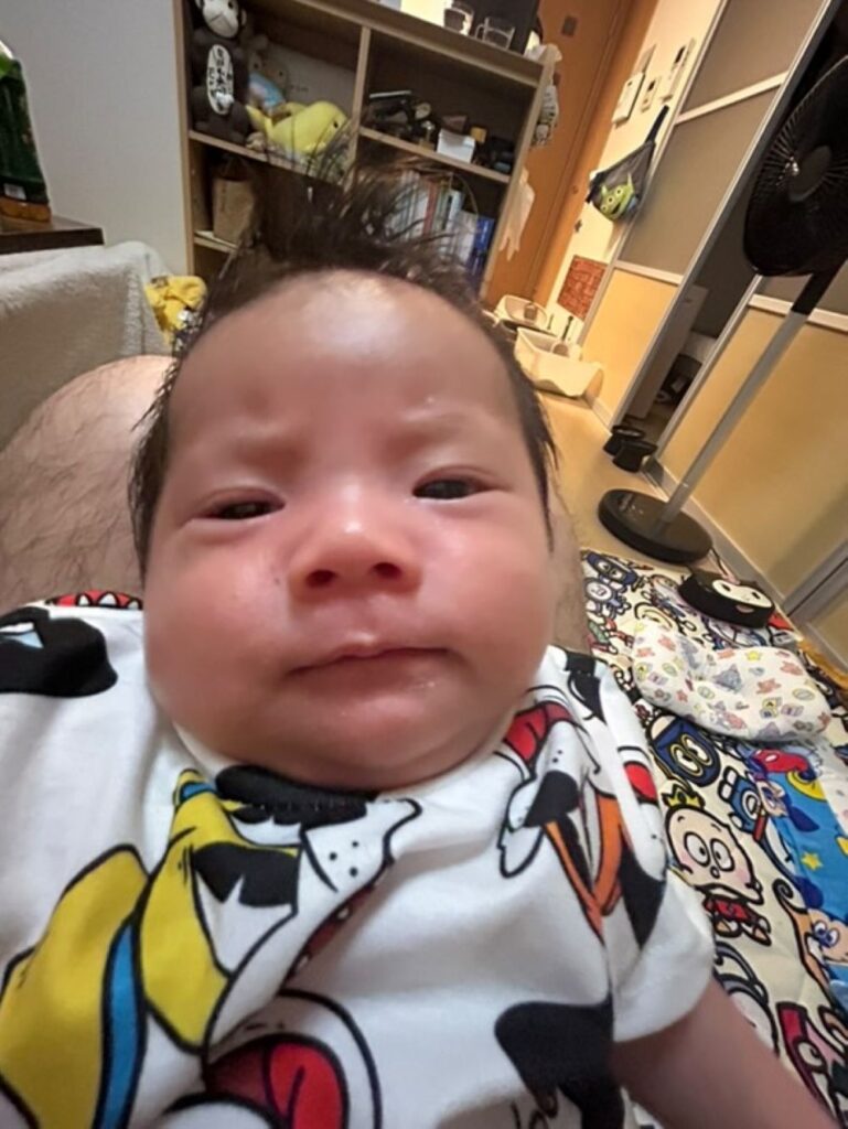 生後1ヶ月の息子さん①（＠ayupai9562さんより提供）