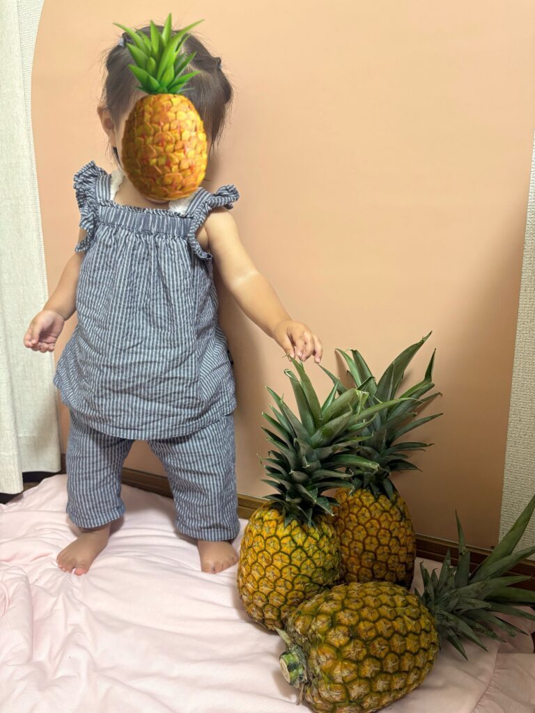 パイナップルが届いた様子（＠@i_eat_ebiさんより提供）