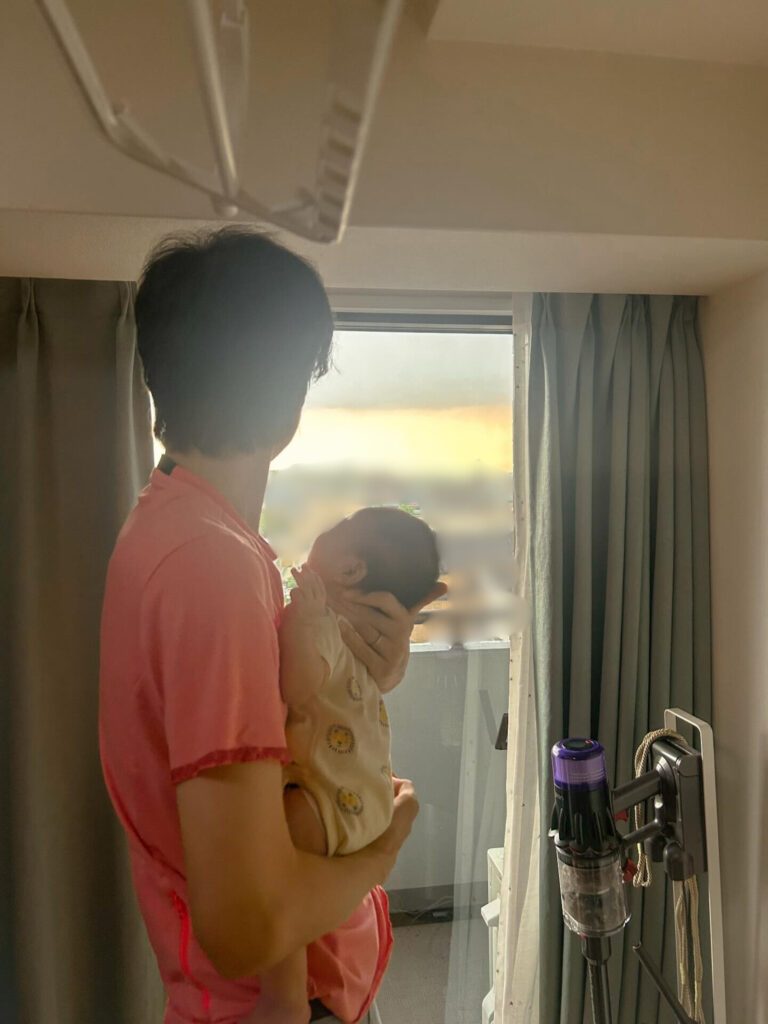 論理的にあやすパパさん（@miii__730さんより提供）