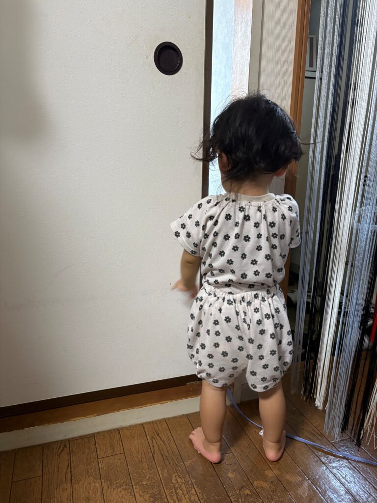 お兄さんを待つ妹さん（＠yuasam0530さんより提供）