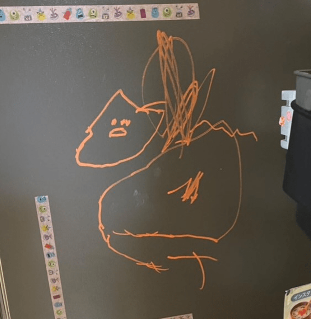 冷蔵庫の横に描いた絵
（@u_n_o_k_iさんより提供）