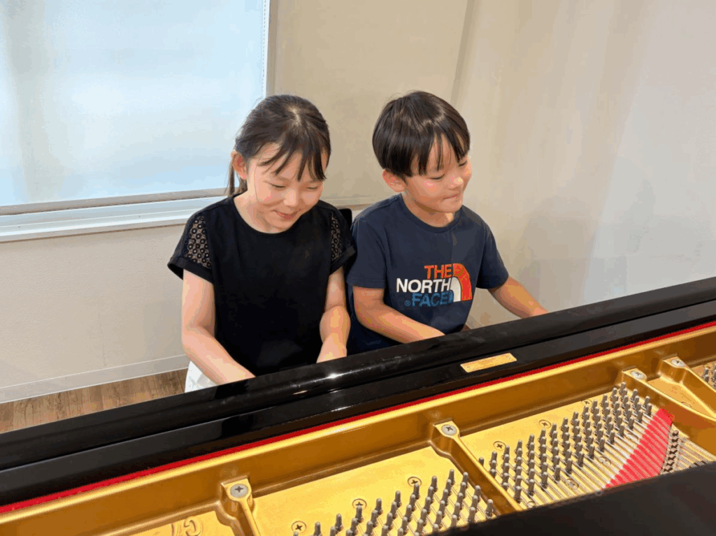 お姉ちゃんとふたりで（@ri_ha.pianoさんより提供）