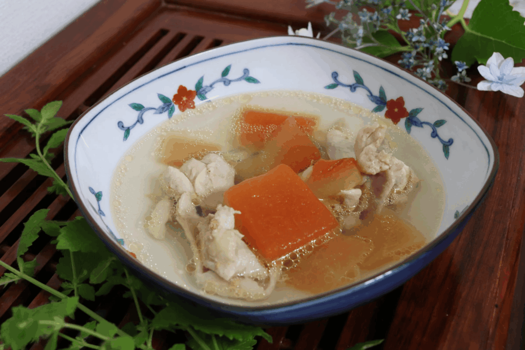 スイカの皮がおいしそうなスープに！（＠erina.wingchunさんより提供）