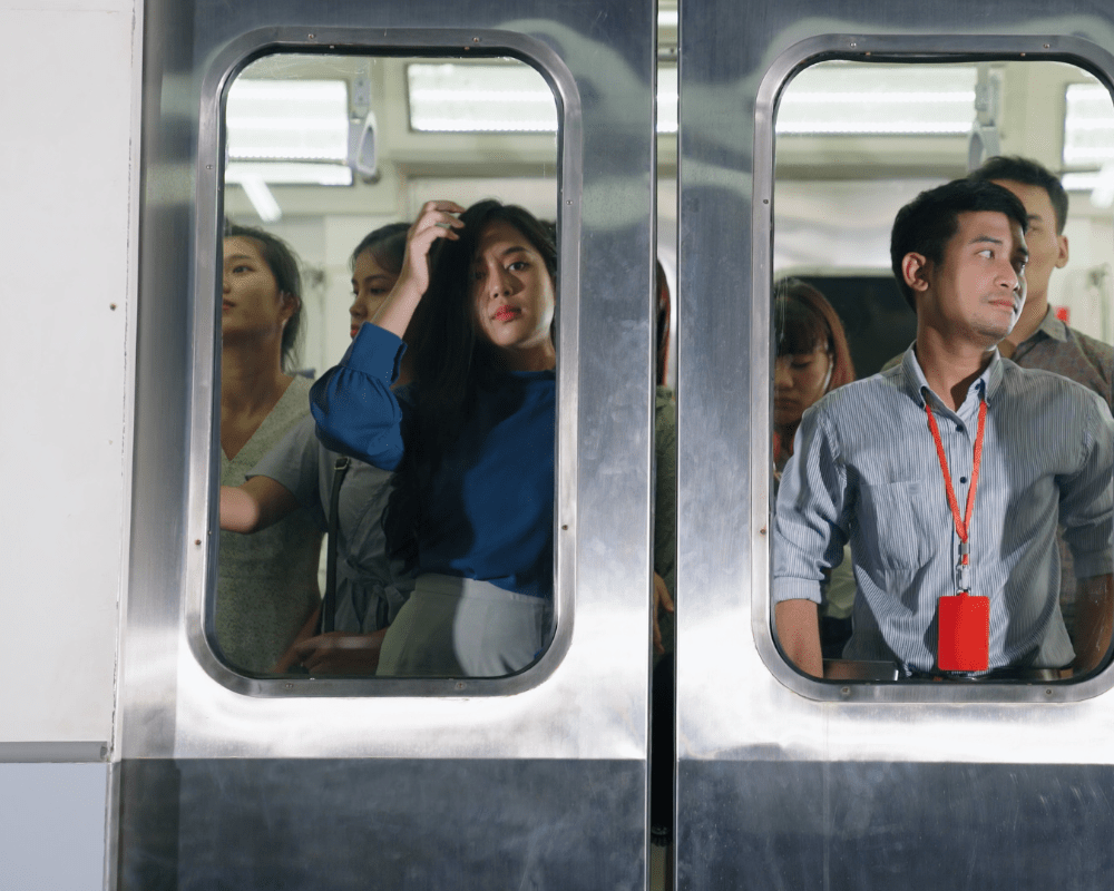 【写真3枚】　電車での様子