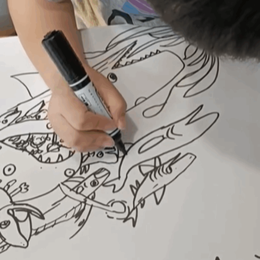 【実際の写真】8歳息子が描く魚の絵