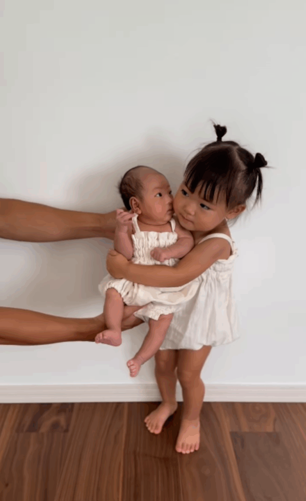 娘さんの成長記録①（＠oichi___10さんより提供）