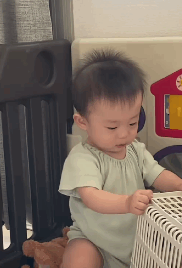 遊んでいたときふと…？（@_cota.boy.2024_さんより提供）