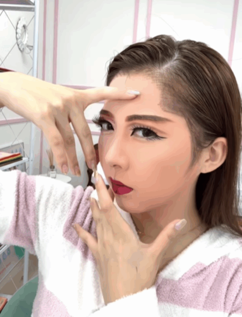 男役メイク（＠saaya_hanashiroさんより提供）