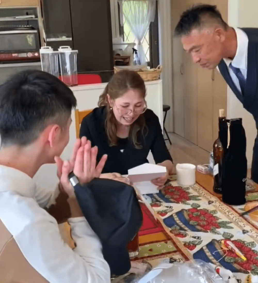 母の日に…長男夫婦からご報告　→その内容に「忘れられない母の日ですね」「おめでとうございます！」