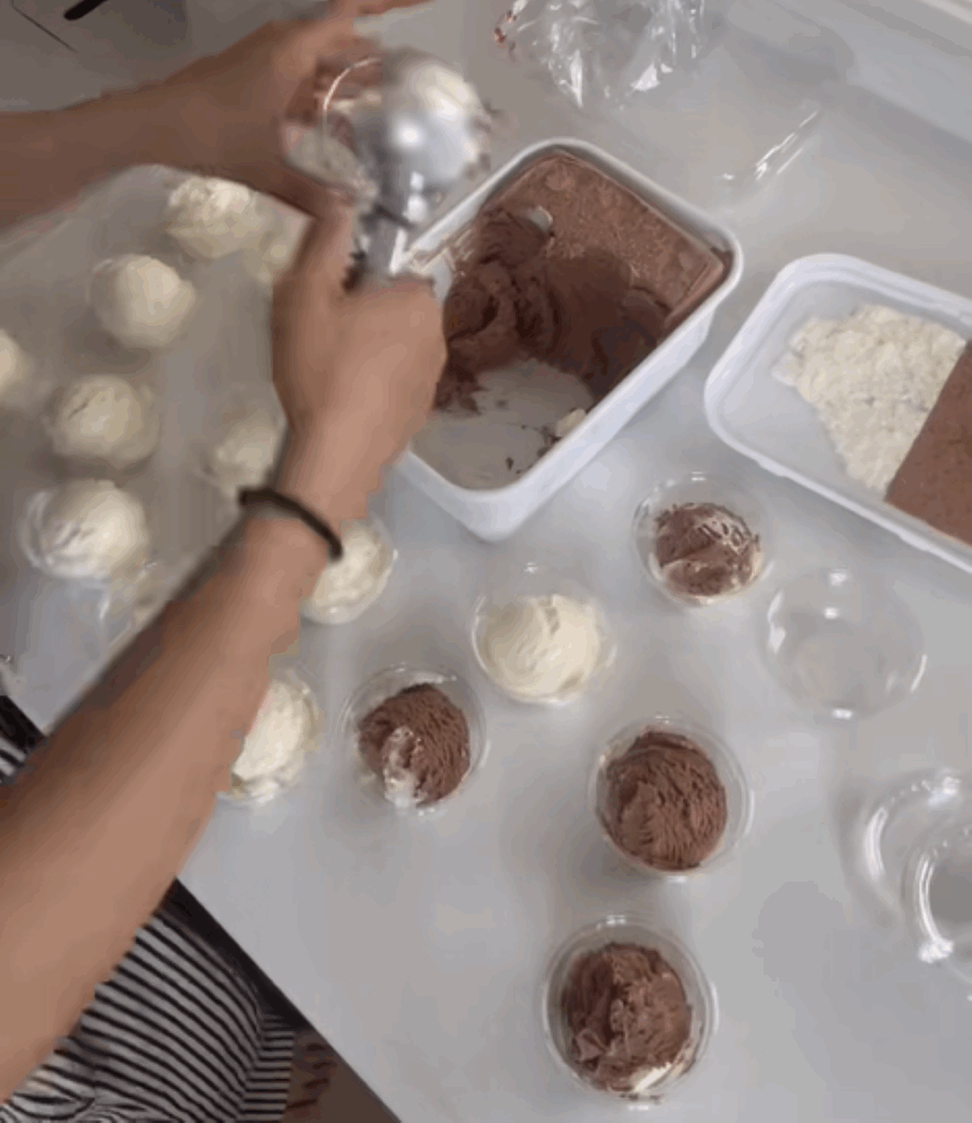 小分けしたアイス（＠7kazoku_さんより提供）