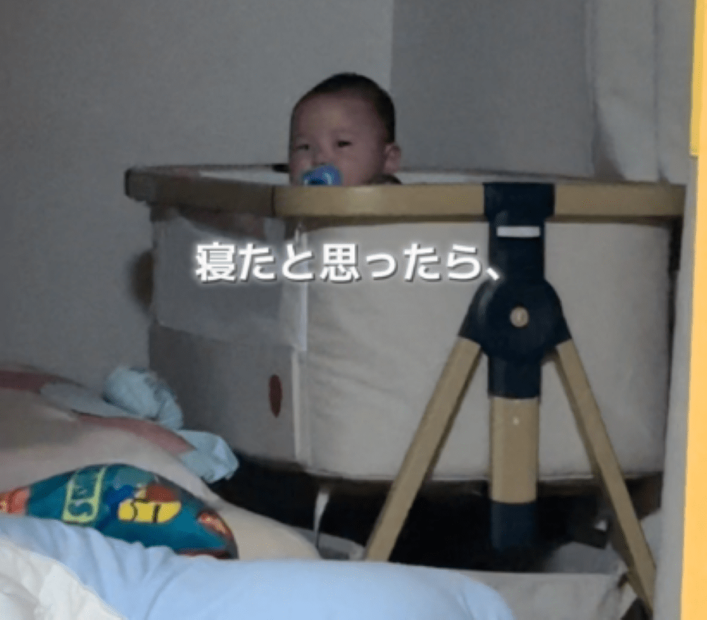 起きちゃった7ヶ月の息子　次の瞬間…初めての行動に「これはすごい」「愛おしいーーー」「かわいいー！！」